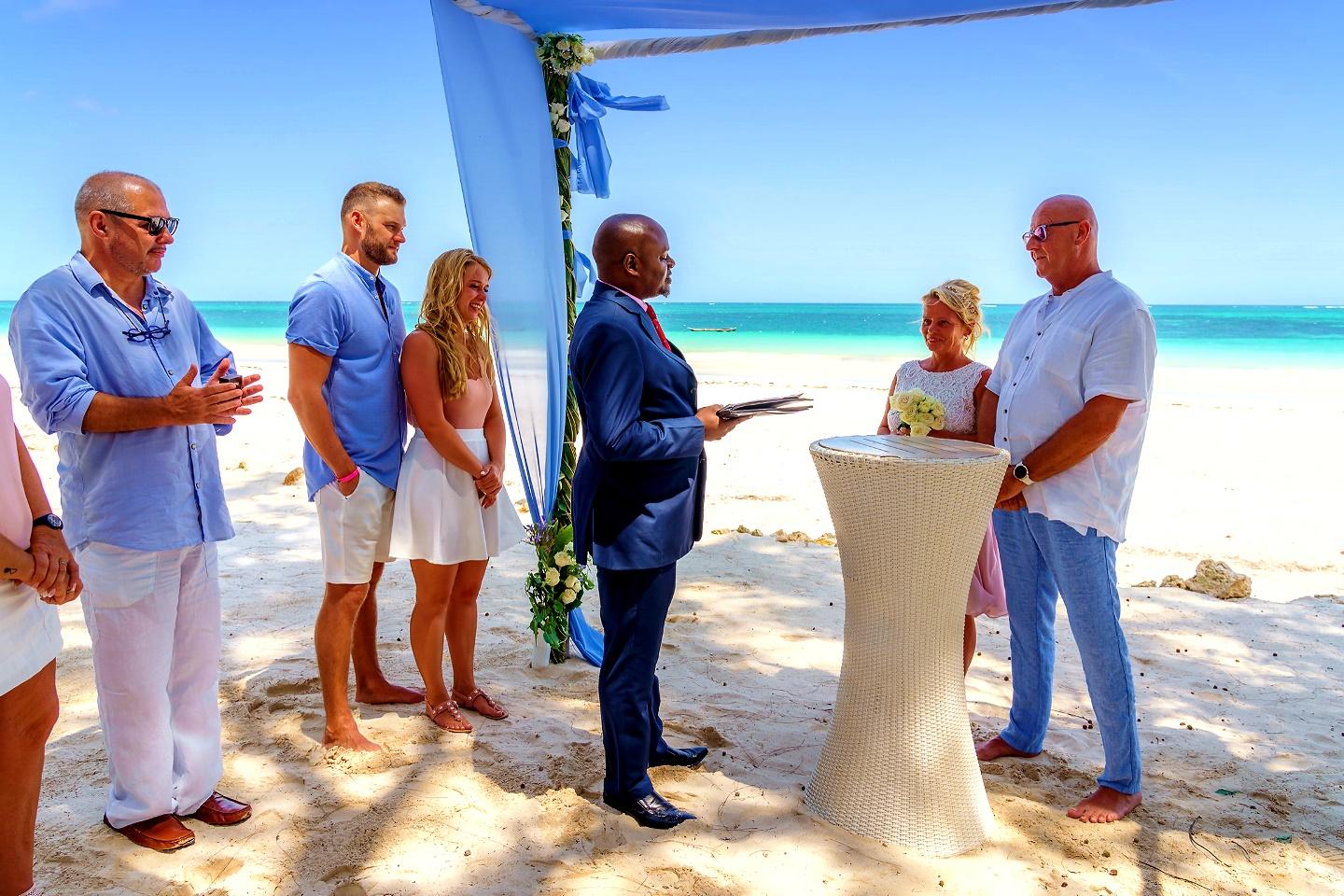 The Private Ocean Club - Galu 723 - Beach Wedding 2